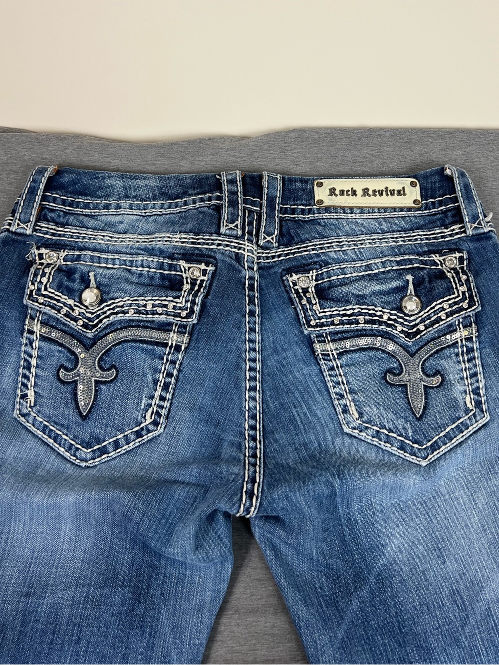 Vintage Y2K Rock Revival Dark Blue Women's Jeans with Embroidered Back Pocket